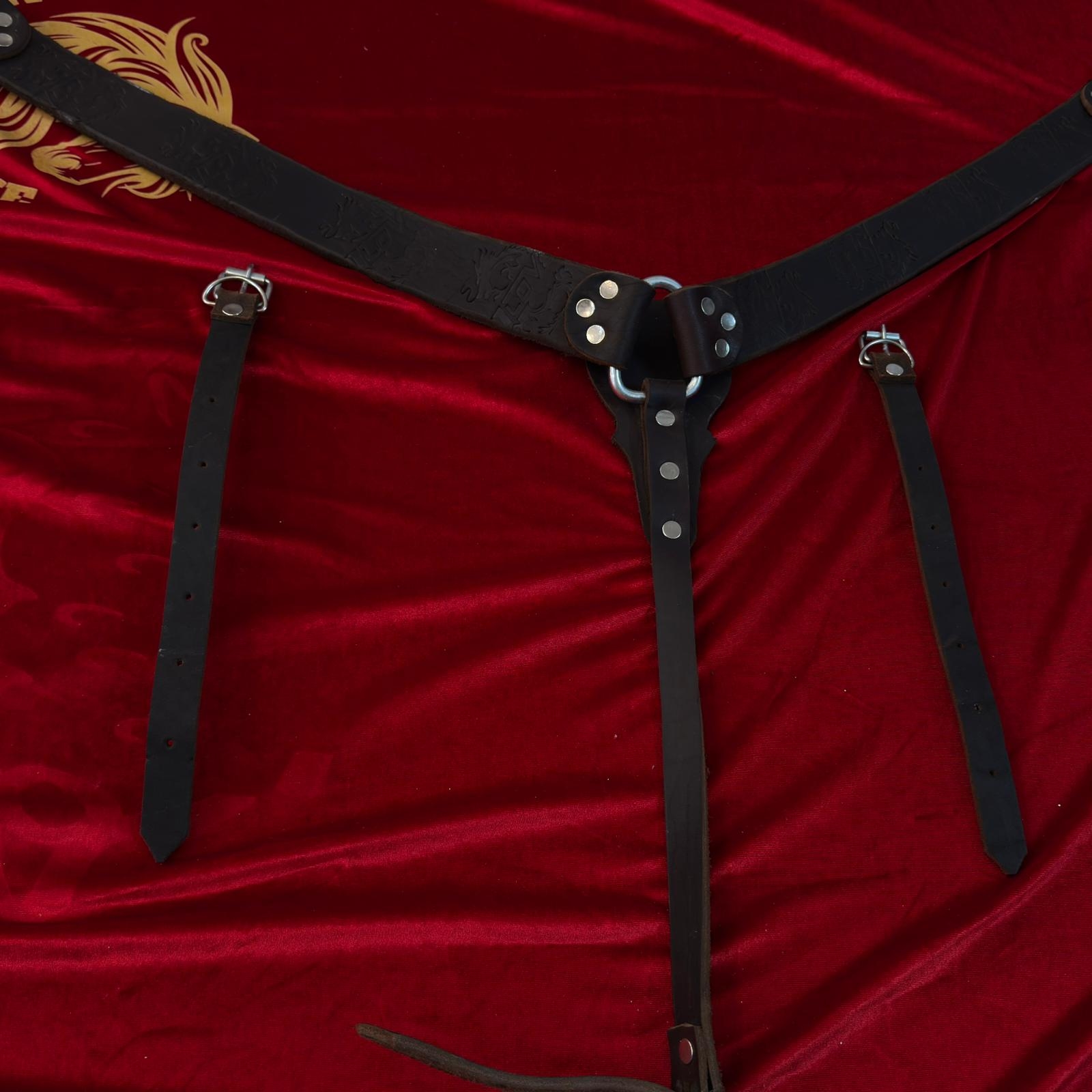 صدرية خيل جلدية