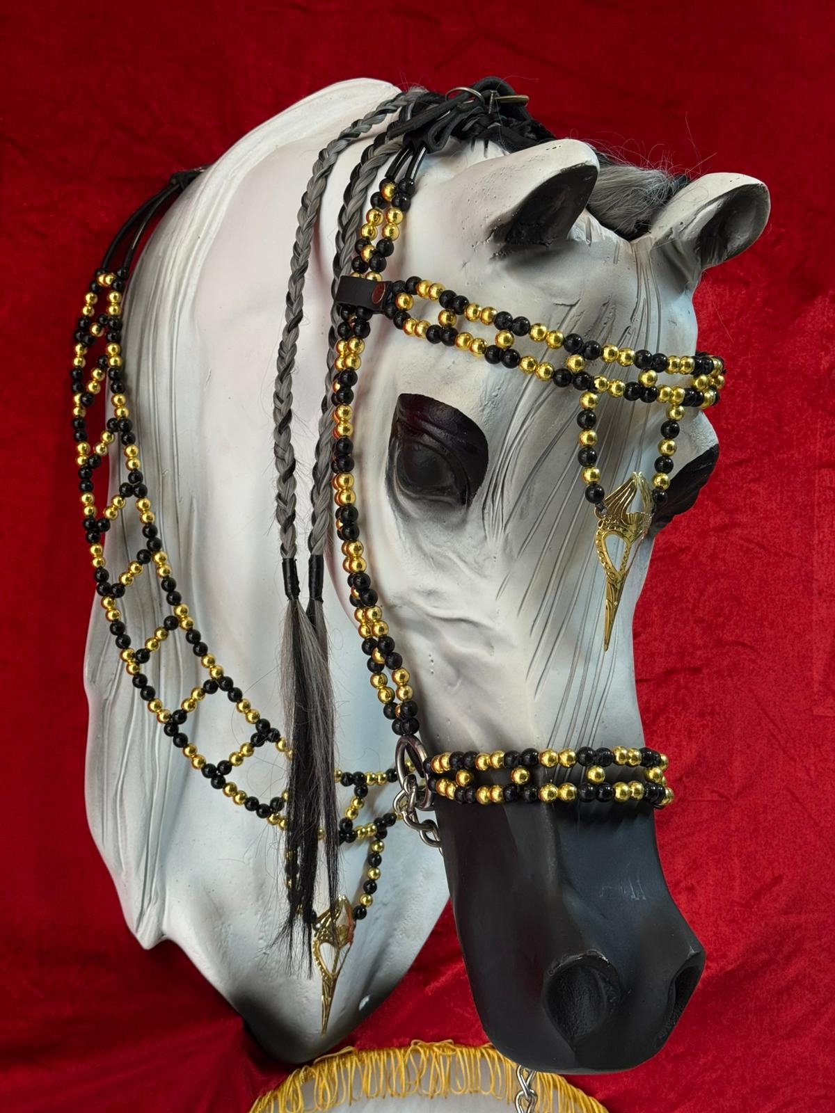 طقم جمال فاخر أسود وذهبي (رشمة مع عقد الرقبة) - صورة 4