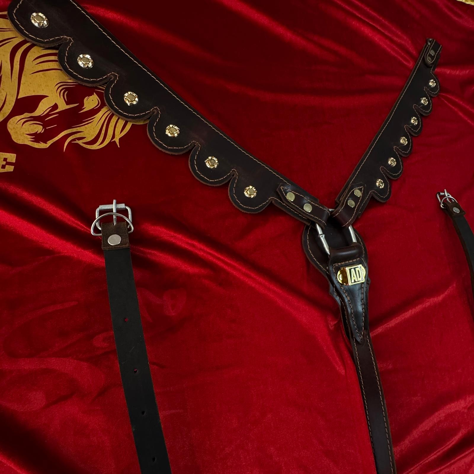 صدرية خيل جلدية