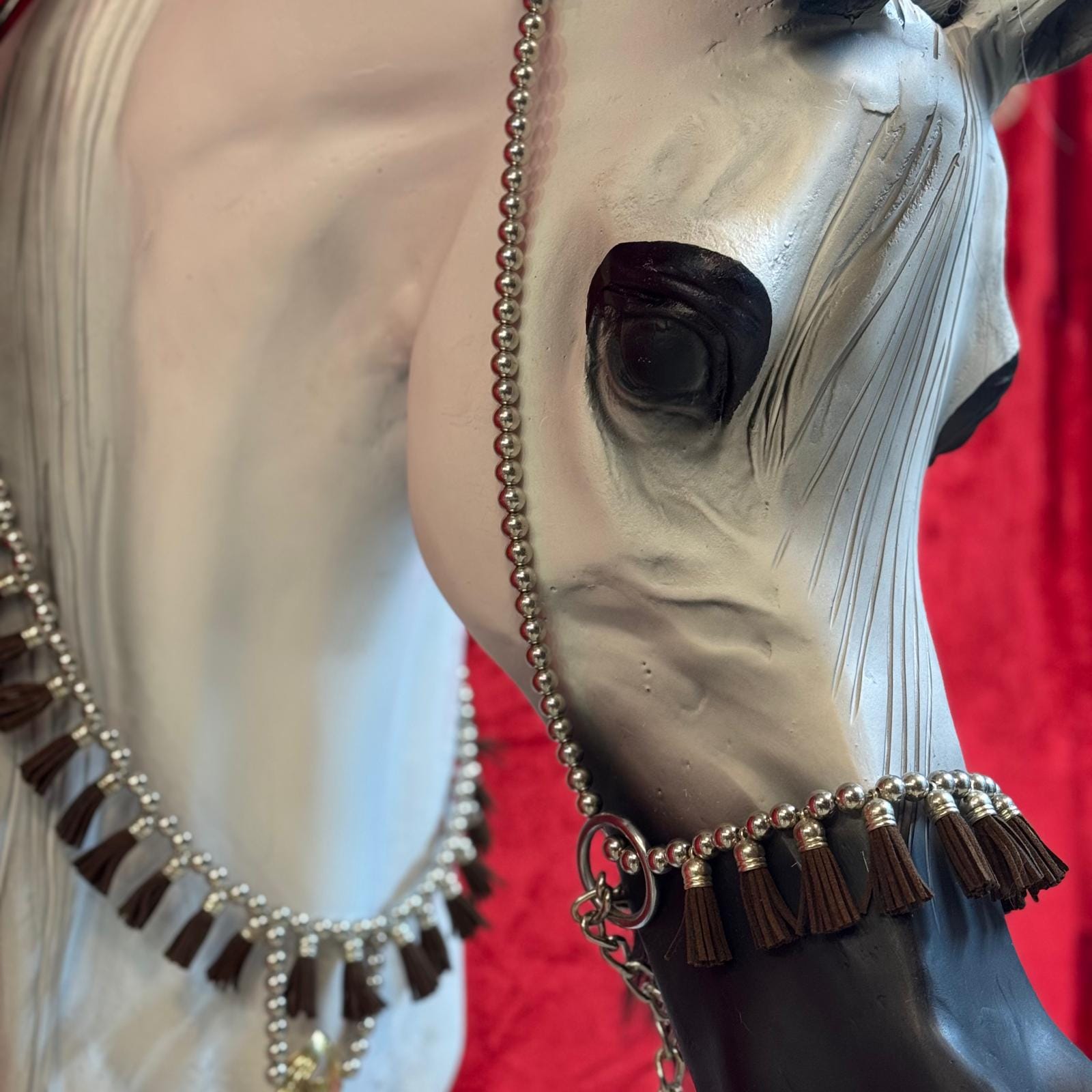 طقم جمال أحمر بشناف