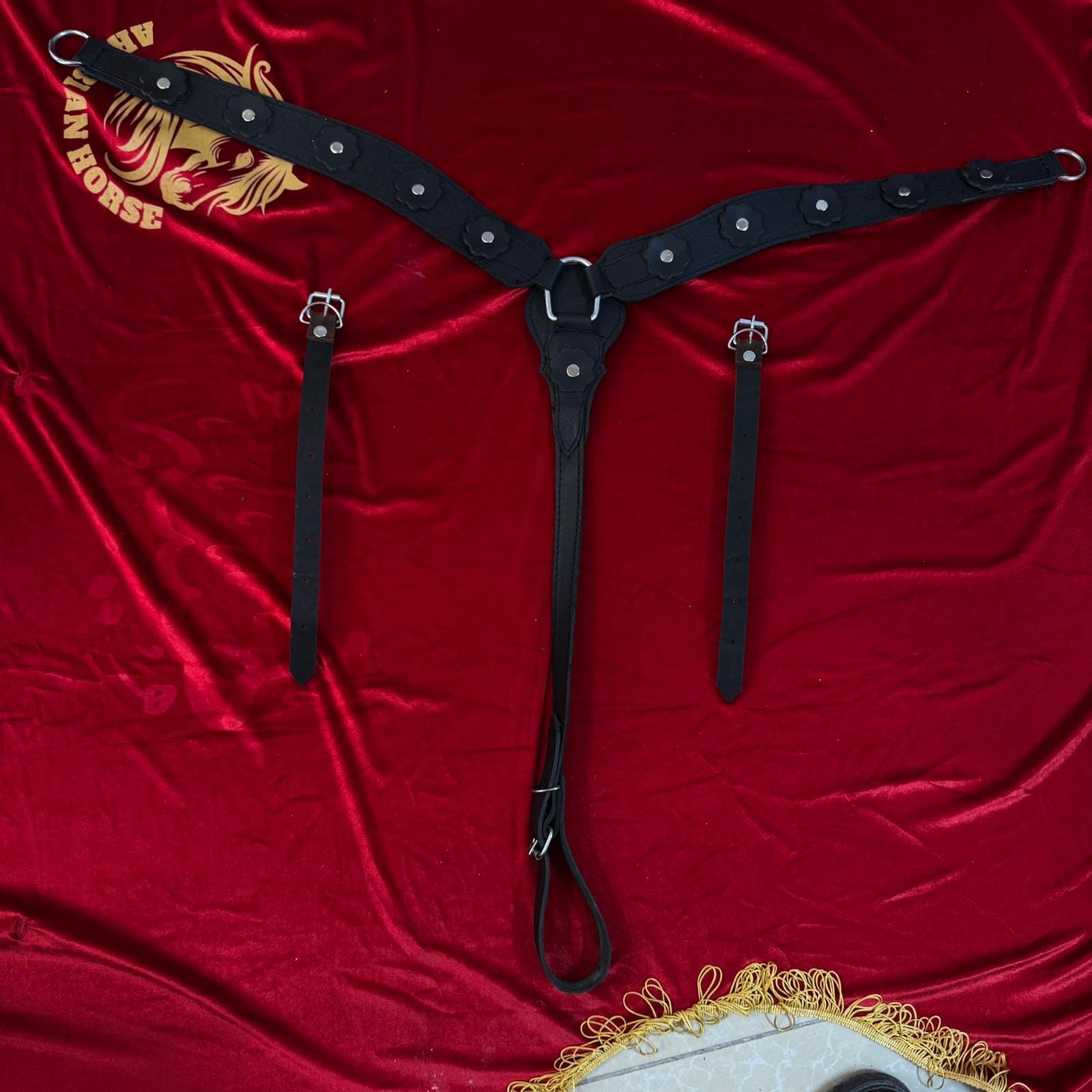 صدرية خيل جلدية