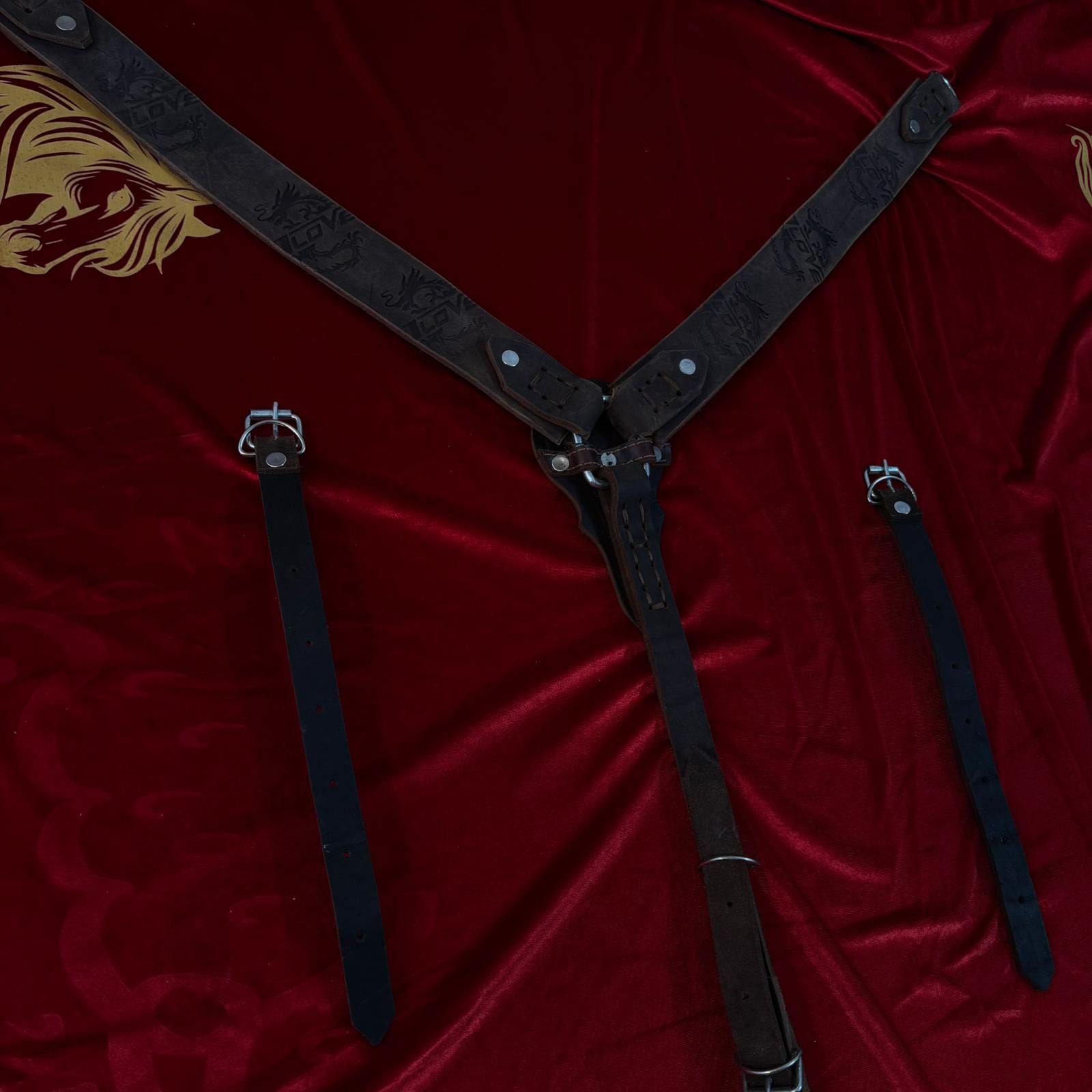 صدرية خيل جلدية